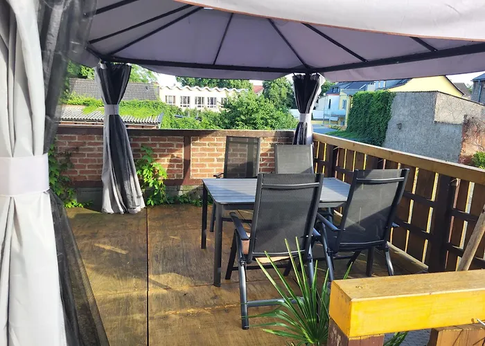 2 Raum Wohnung Mit Terrasse Und Ac