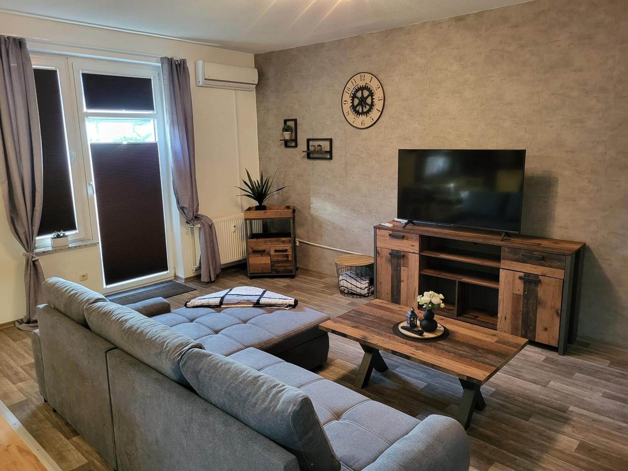 2 Raum Mit Terrasse Und Ac Apartment Osterburg